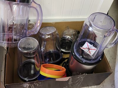 Magic bullet with lots of containers