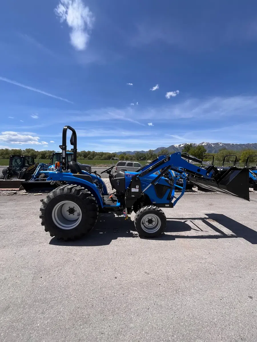 26 LS Tractor MT225S-HT