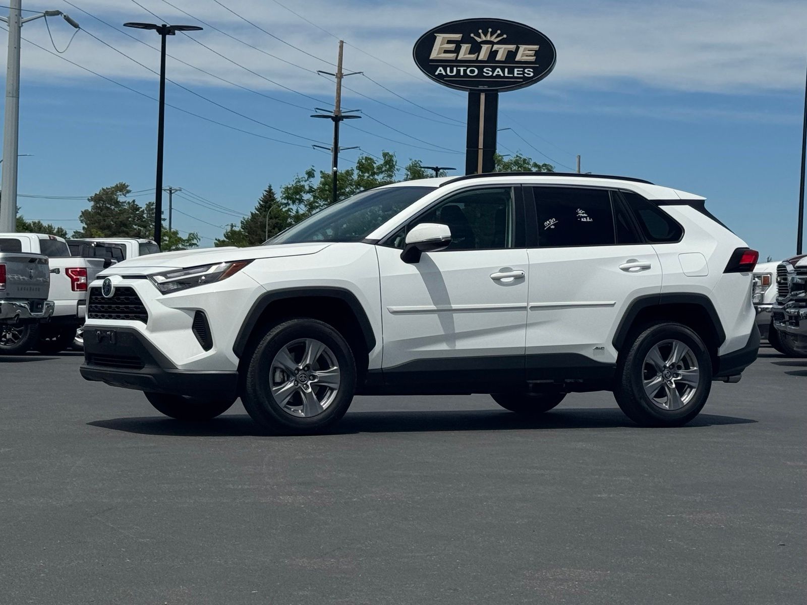 2024 Toyota RAV4 LE