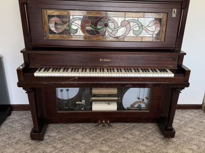 Bachmann Vintage Nickelodeon Upright Player Piano with Stained Glass Accent