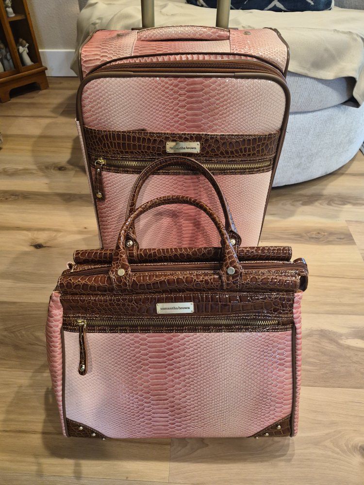 Samantha Brown Croc Embossed Luggage Set 22” Carryon Spinner & Weekender Bag 2pc. Both in Excellent Conditions!