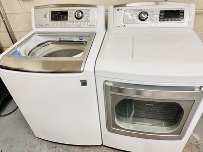 Lg Super Capacity Washer And Dryer SeT