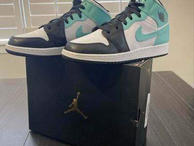 Nike Air Jordan 1 Mid 'Tropical Twist' sneakers in white, black, and turquoise - Boys 7Y New