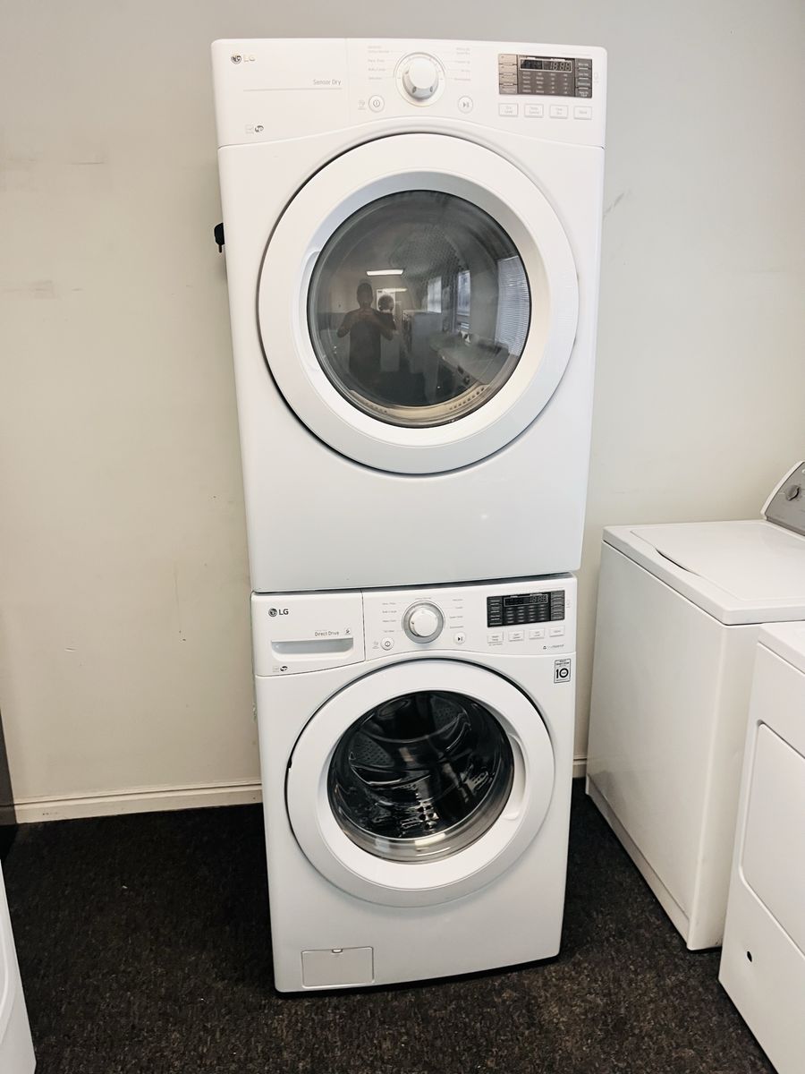 LG stackable or side by side washer n dryer set
