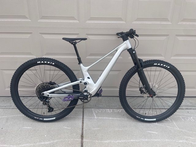 2023 Scott Genius 940 (Small) -- BRAND-NEW