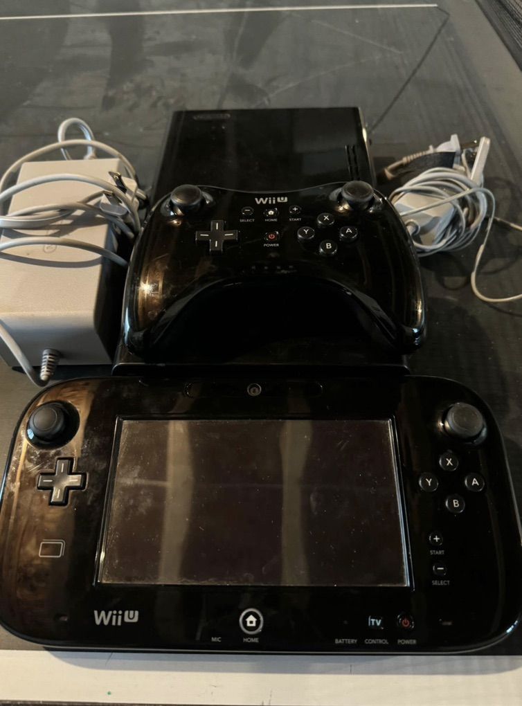 Nintendo Wii U Complete Black (Like New)