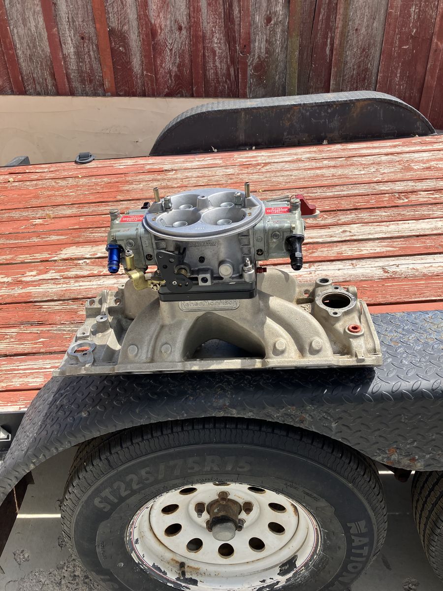 Holley Dominator and Edelbrock manifold