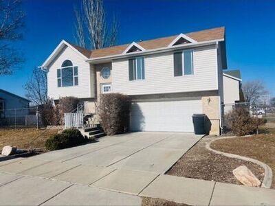 4 bed 2 bath home for rent