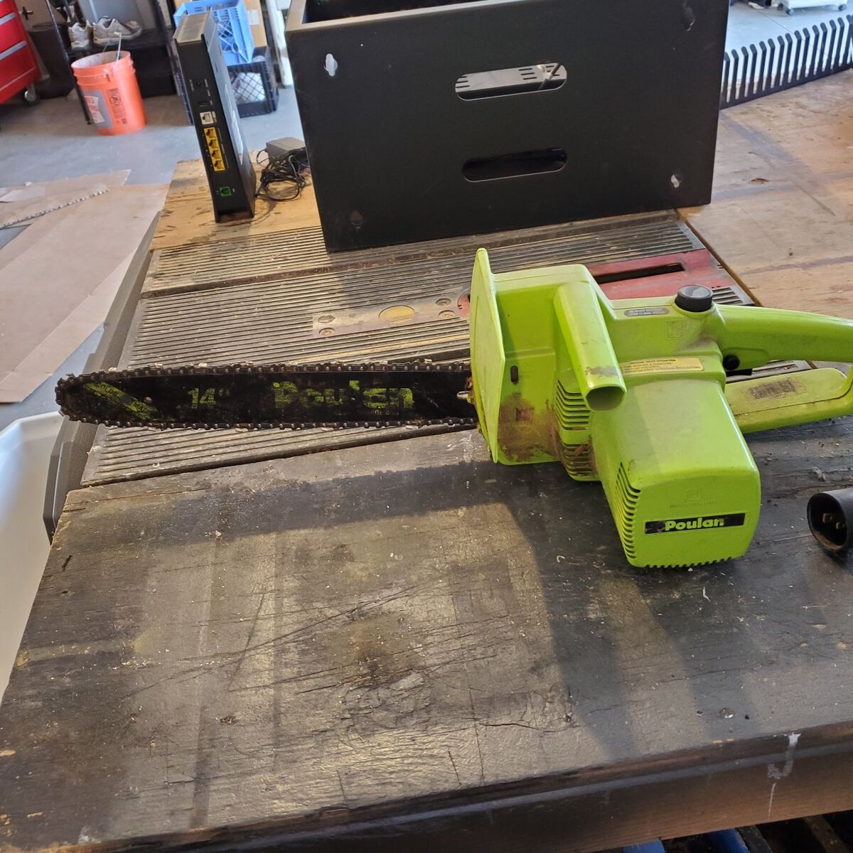 Electric chainsaw