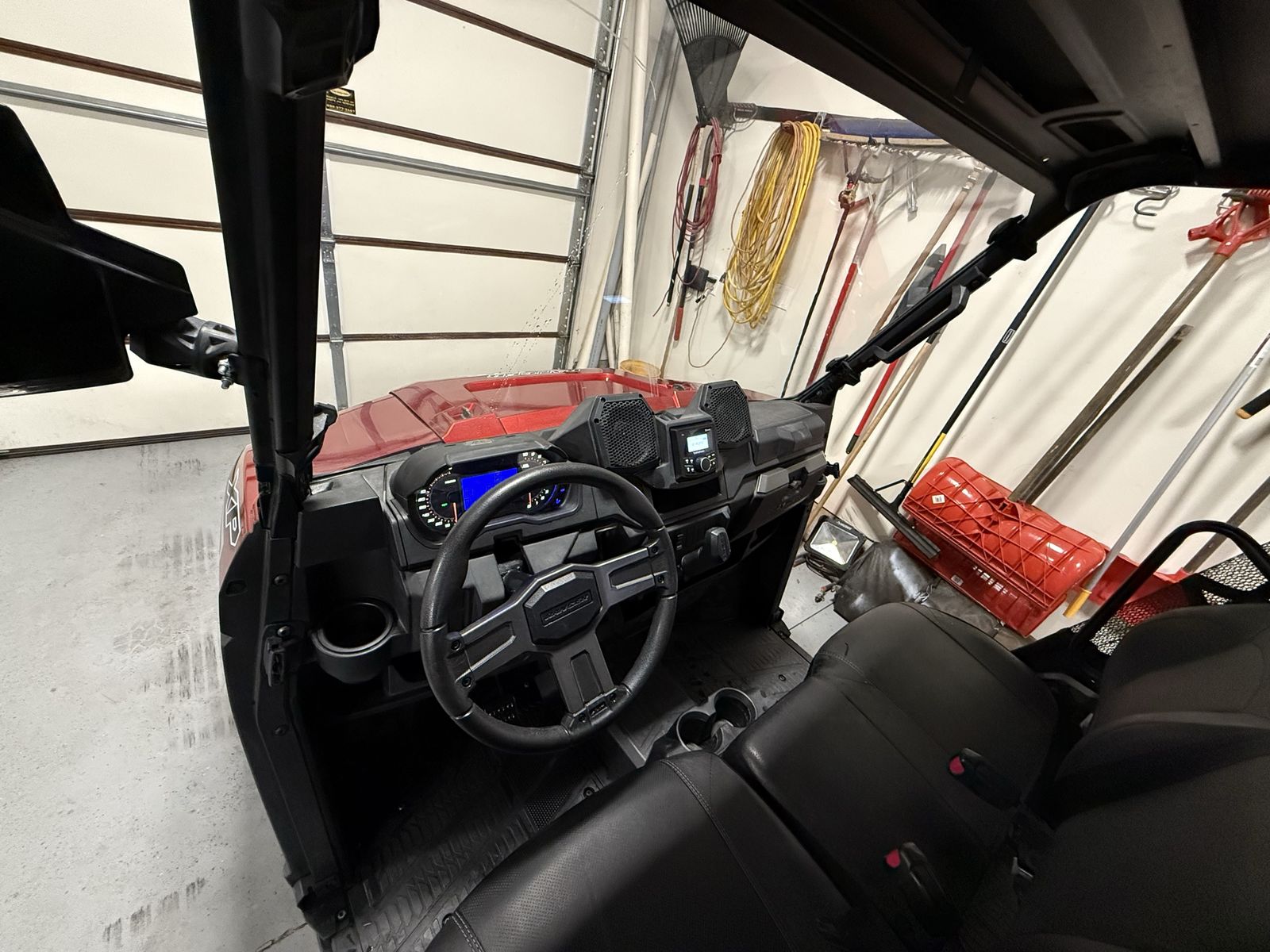 Main image 7