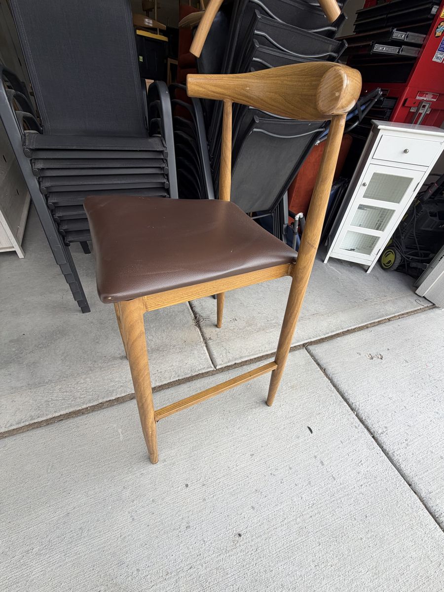 Barstools, 4 of them