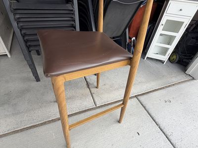 Barstools, 4 of them