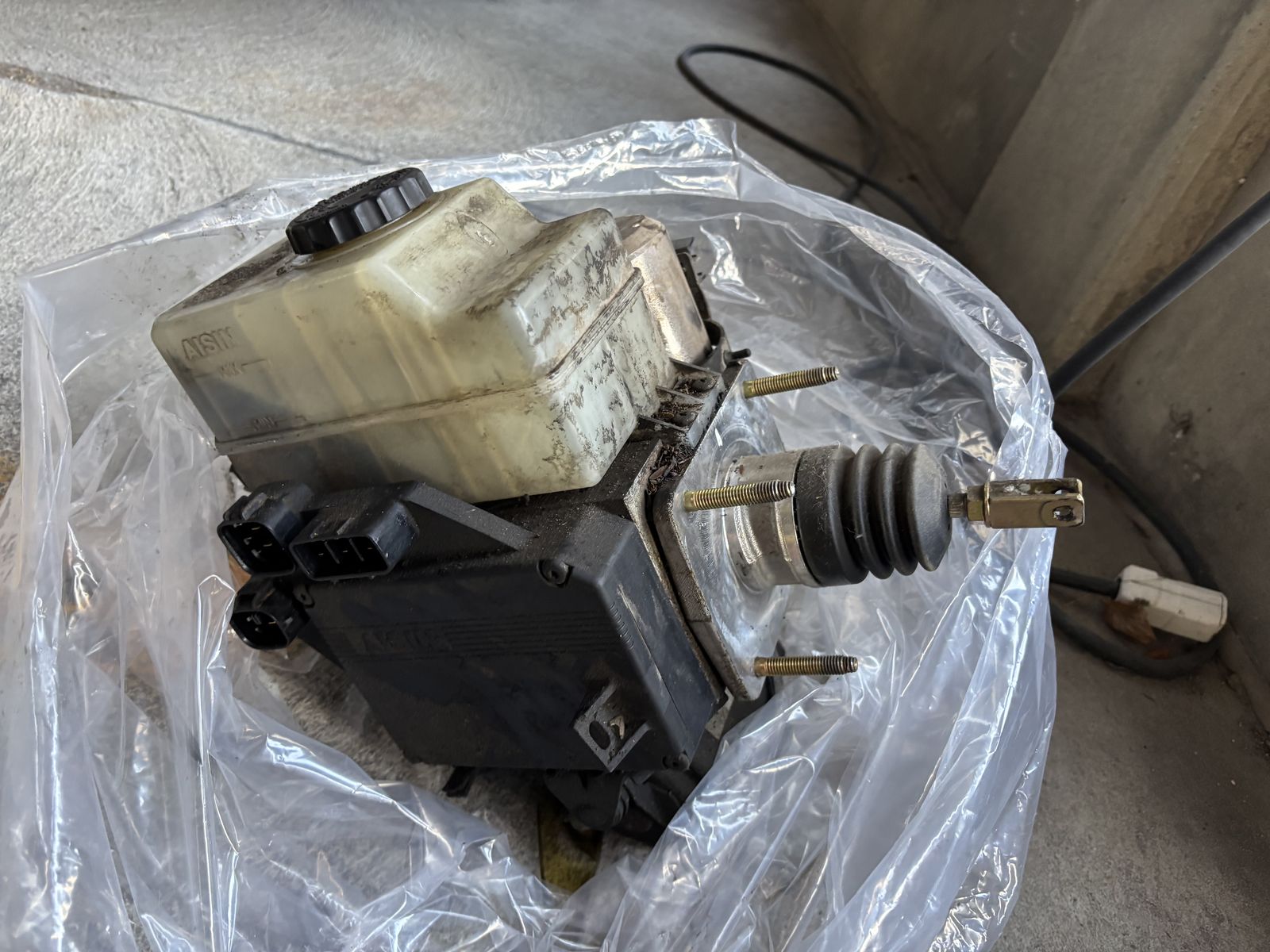 2001 Toyota LandCruiser Brake Master Cylinder Assy