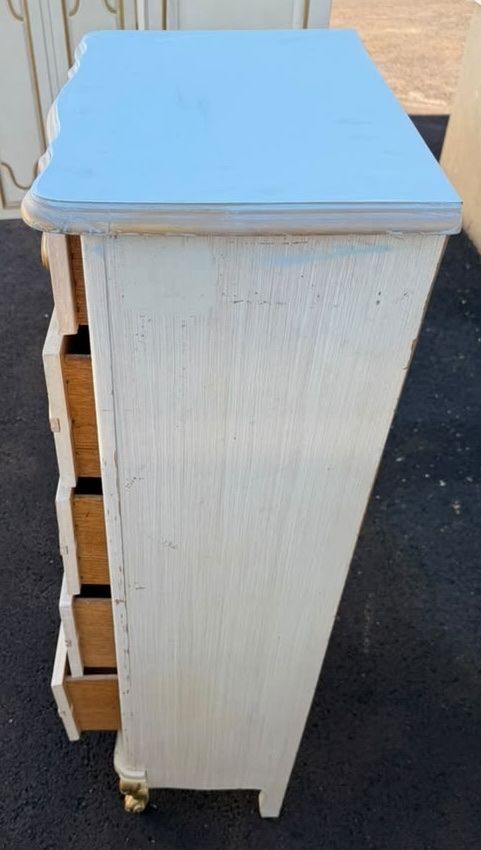 Main image 6