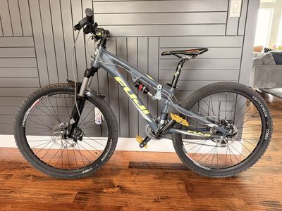 Fuji Belleville 2.0 Full Suspension Mountain Bike – XS / 26” Wheels