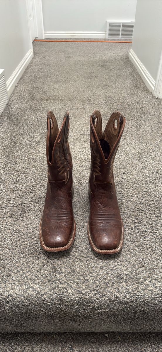 Cody James Square Toe Western Boots - Distressed Brown Leather, Size 8.5D