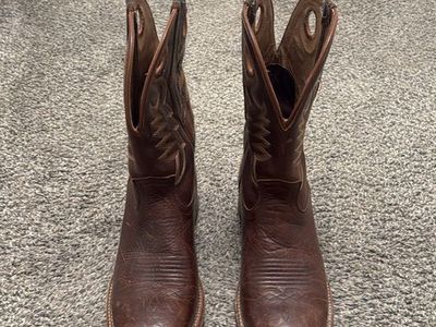 Cody James Square Toe Western Boots - Distressed Brown Leather, Size 8.5D