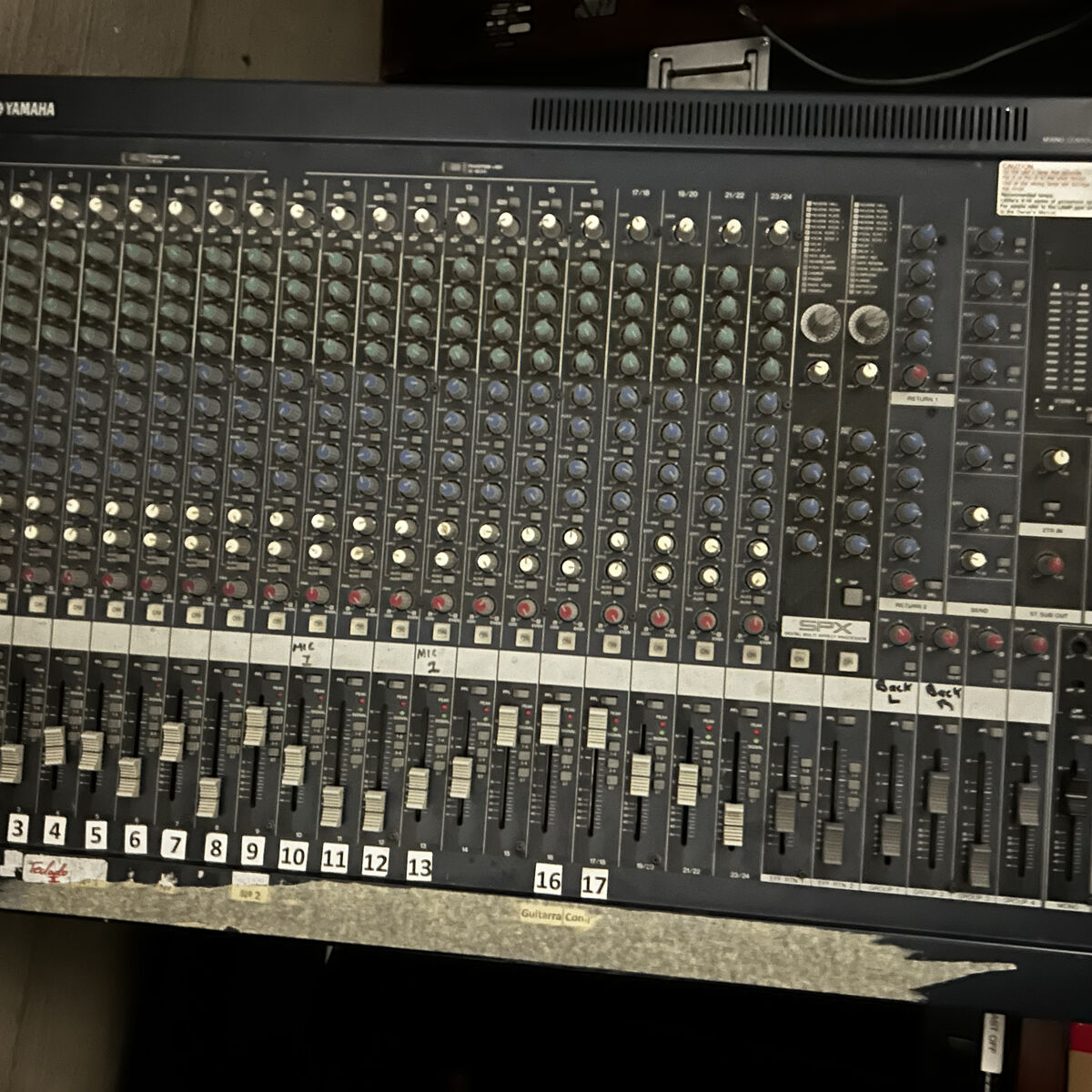 Yamaha MG 24/14 FX 24 Channel Mixer