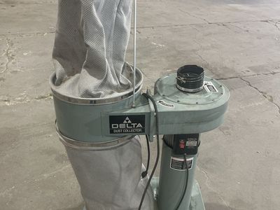 Delta dust collector