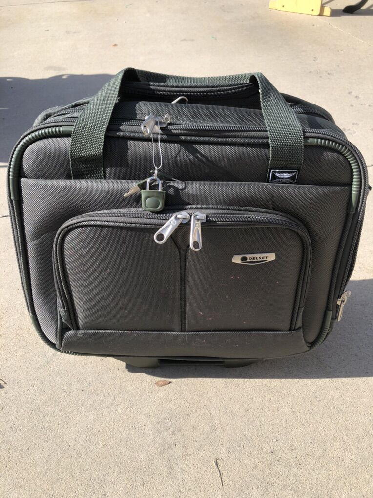 New! Forest Green Delsey Two Wheel Travel Brief