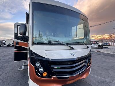 2017 Fleetwood Flair 31W – Class A Gas Motorhome