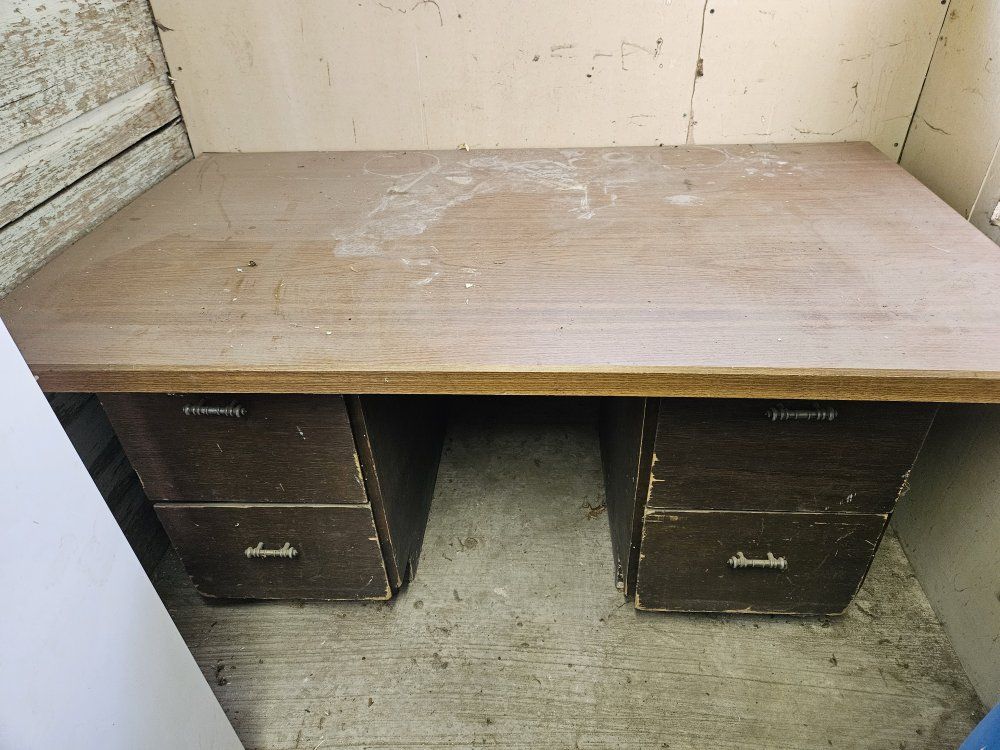 Workshop desk