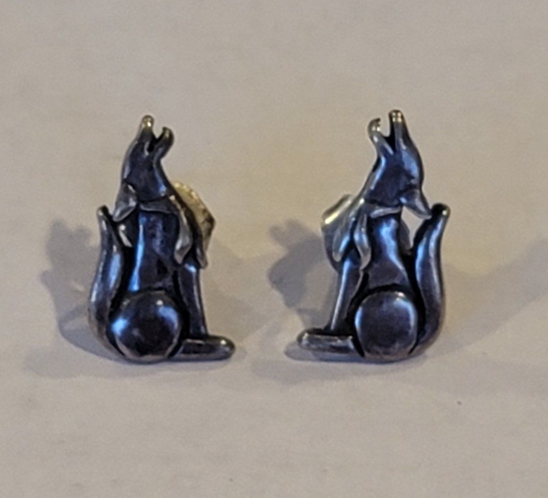 Vintage STC Signed Sterling Silver Southwestern Earrings Howling Coyote or Wolf