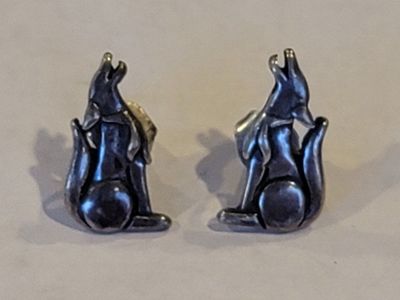 Vintage STC Signed Sterling Silver Southwestern Earrings Howling Coyote or Wolf