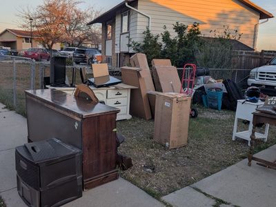 Yardsale Today 5/2 and tomorrow 5/3