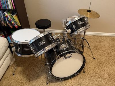 Pearl Roadshow Junior Drum Set