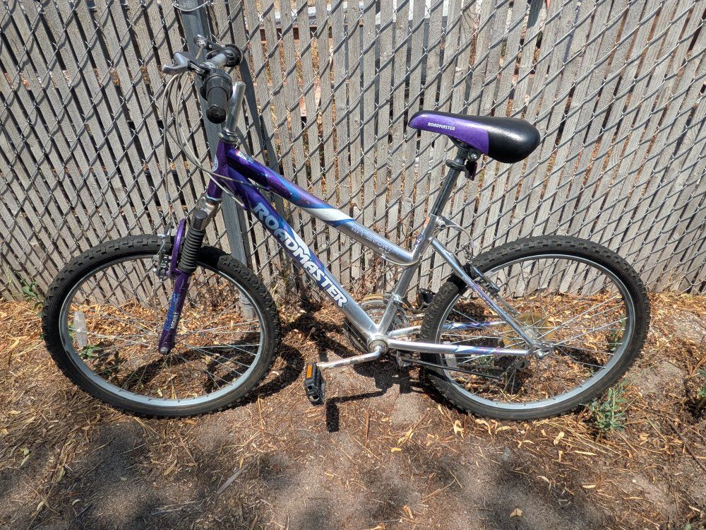 Roadmaster 18 speed bicycle
