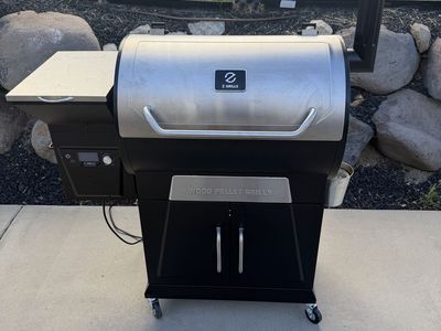 Z GRILLS Wood Pellet Grill with Digital Control and Grill Cover
