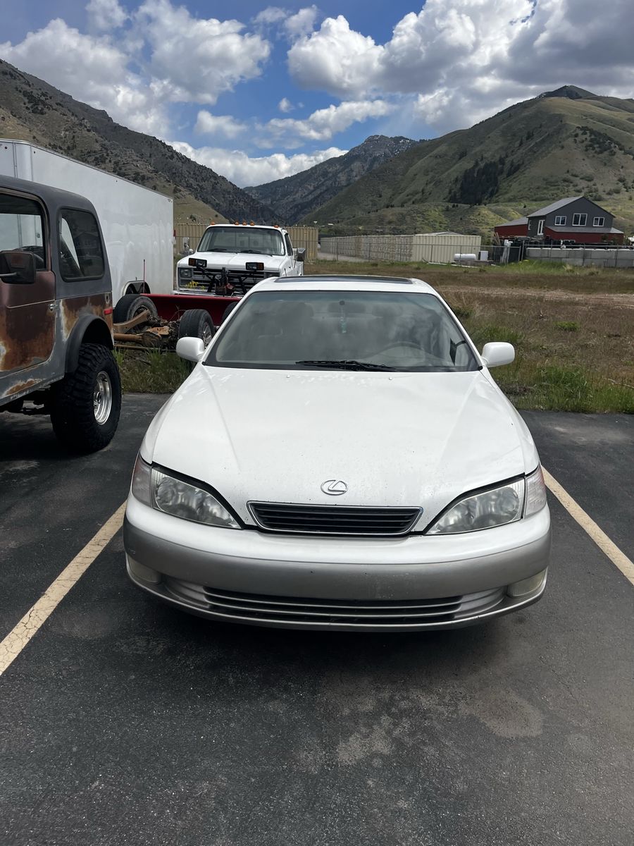 1999 Lexus ES 300h