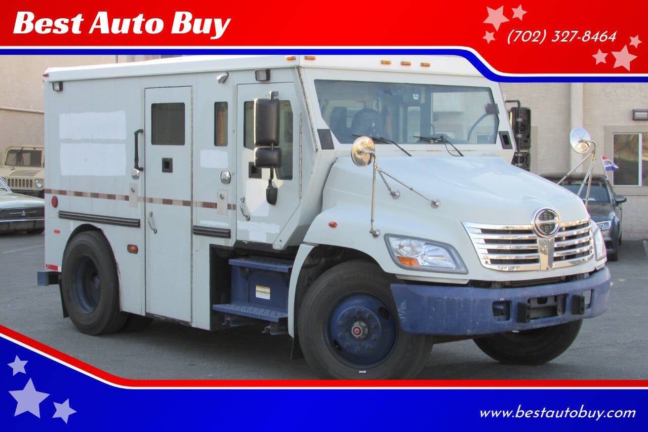 2008 Hino 268 