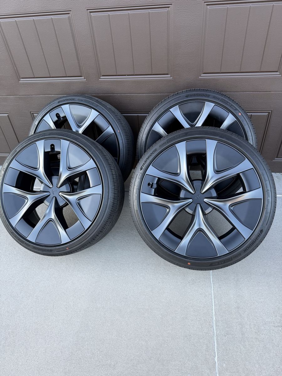 Tesla Model Y Performance 21" wheels & tires brand new Aracnid 2.0 2026 275/35r21 255/35r21 Hankook