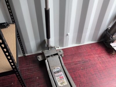 Heavy Duty 2 Ton Hydraulic Floor Jack - Used Condition