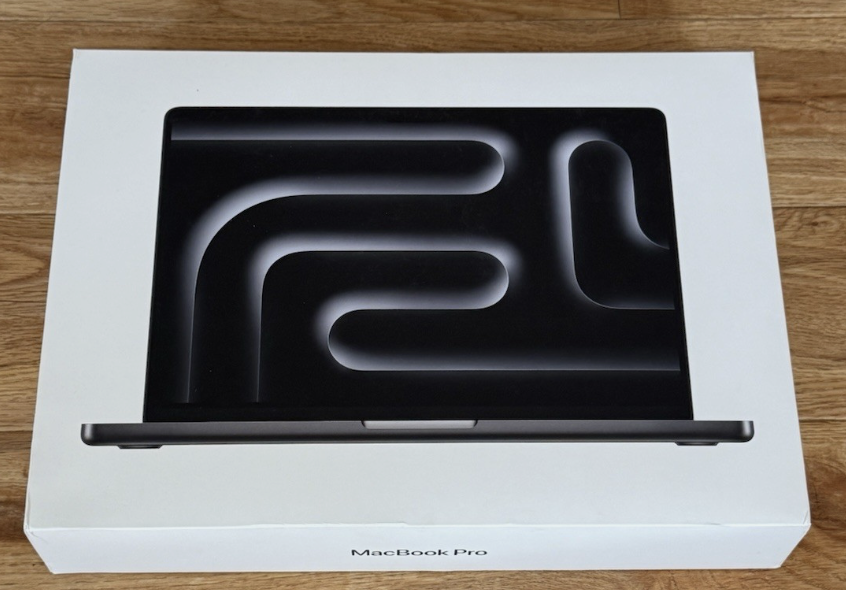 Brand New MacBook Pro M5 16gb 1TB SSD