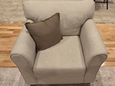 Chair - Fabric - Like New