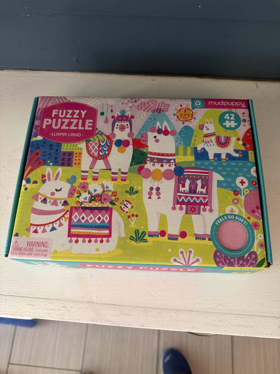 Mudpuppy Llama Land Fuzzy Puzzle - 42 Piece Children's Jigsaw Puzzle