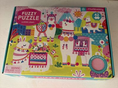 Mudpuppy Llama Land Fuzzy Puzzle - 42 Piece Children's Jigsaw Puzzle