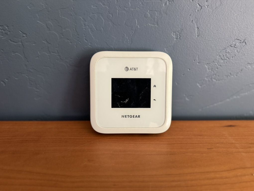 NETGEAR NIGHTHAWK M6 5G HOTSPOT (AT&T MR6110)