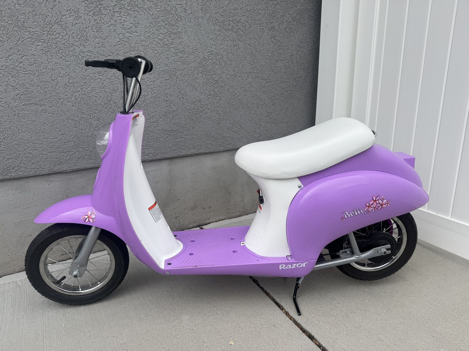 Razor Pocket Mod Betty Electric Scooter