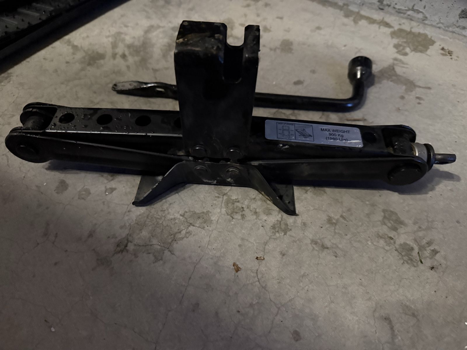 Subaru Outback Heavy-Duty Scissor Jack & Lug Wrench - 900 KG Max Weight (1980 LBS) - Car/Truck Tire Change Tool