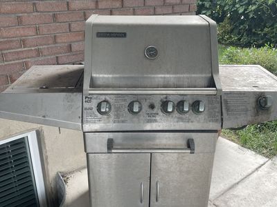 Brinkmann ProSeries 4435 Gas Grill - Stainless Steel 4-Burner Outdoor BBQ