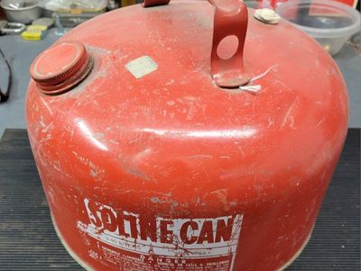 Vintage Red "GASOLINE CAN" Round Metal Fuel Container 1 Gallon (3.78 Liters)