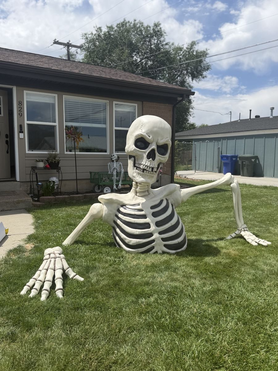 Giant Skeleton Yard Decoration - Halloween Prop