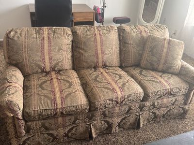 Apartment furniture for first time college student