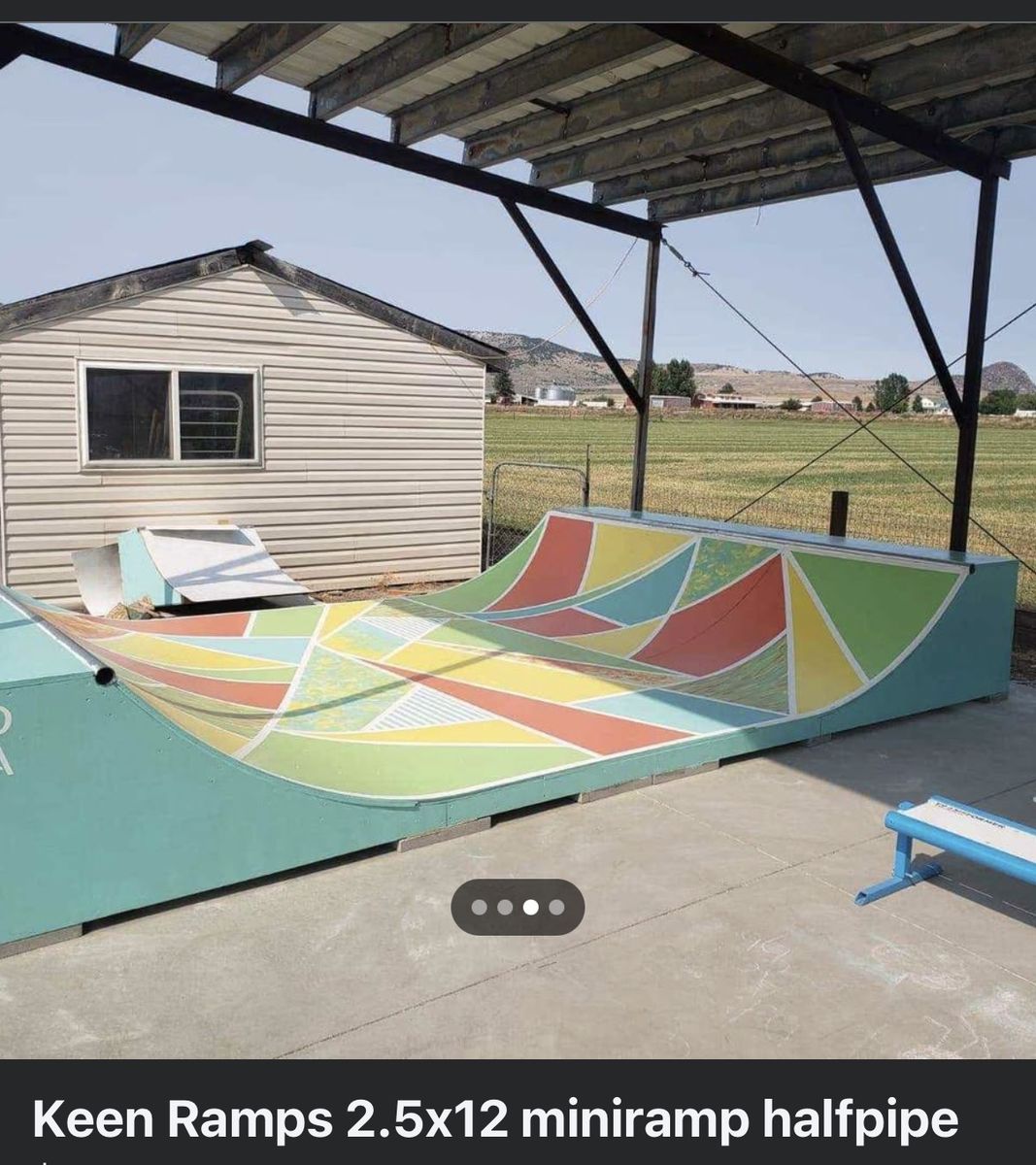 Keen ramps 2.5 ft tall x 12 ft wide miniramp halfpipe