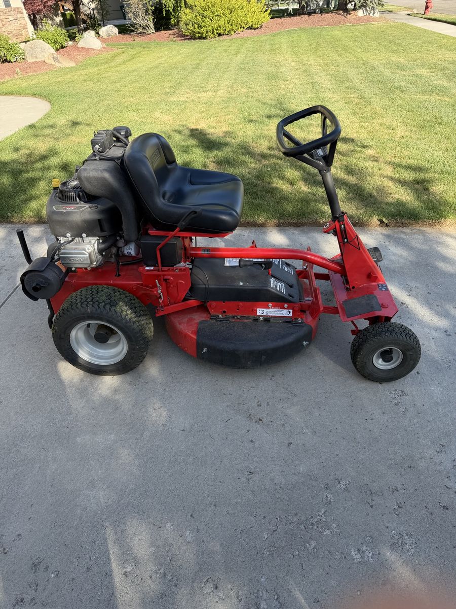 Snapper Rear Engine Rided rer and Power Trim edger