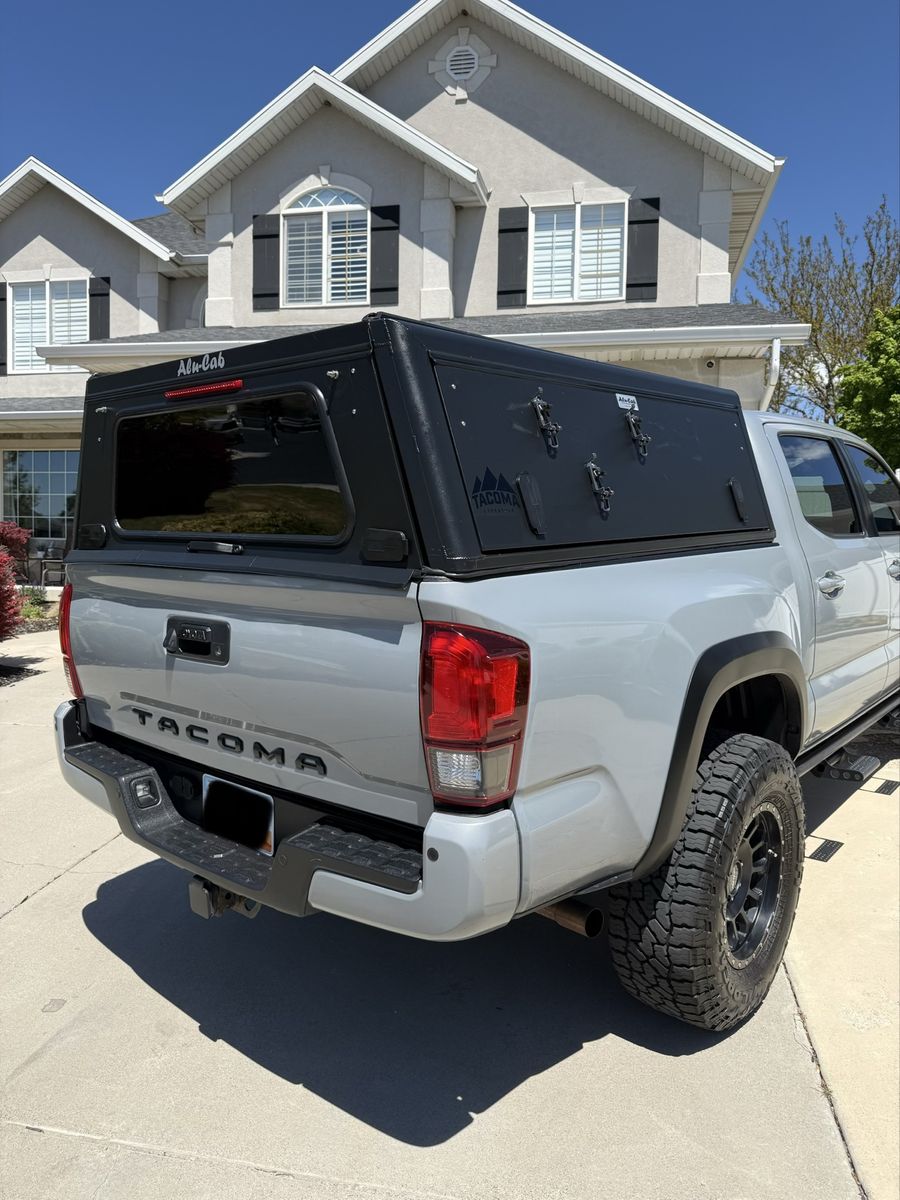 Alu-Cab Explorer Topper (Tacoma 5ft Bed)
